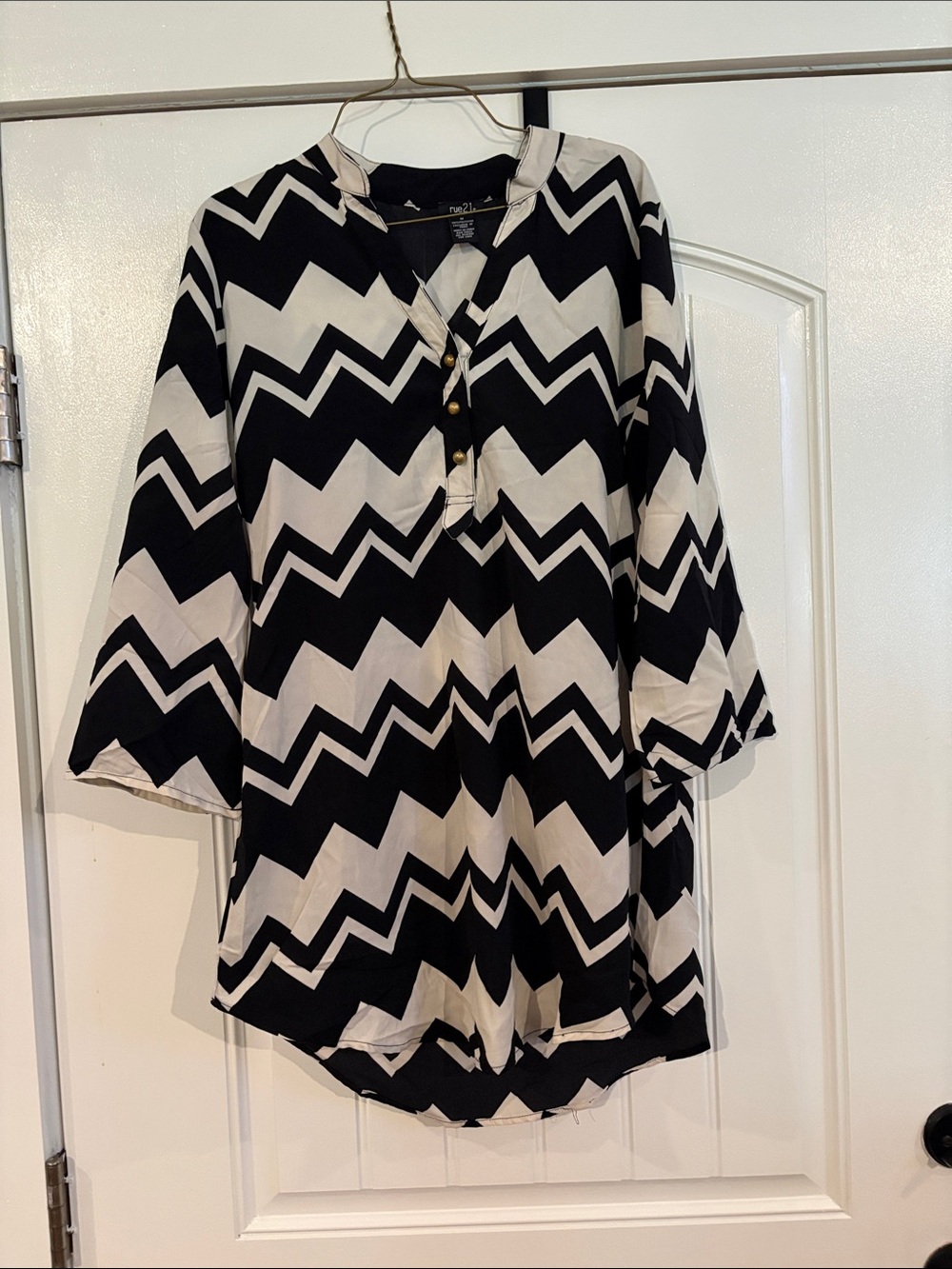 Rue21 Black and White Chevron Tunic